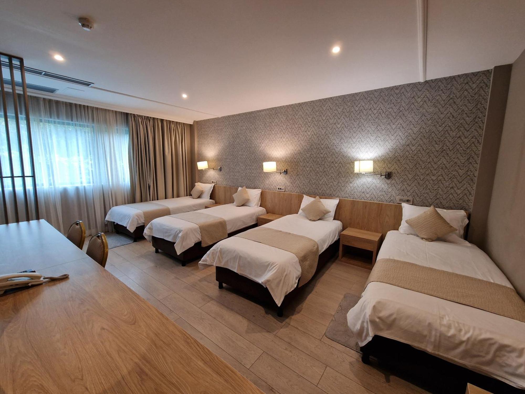 Hotel Sunny Hill Cluj-Napoca Exterior photo